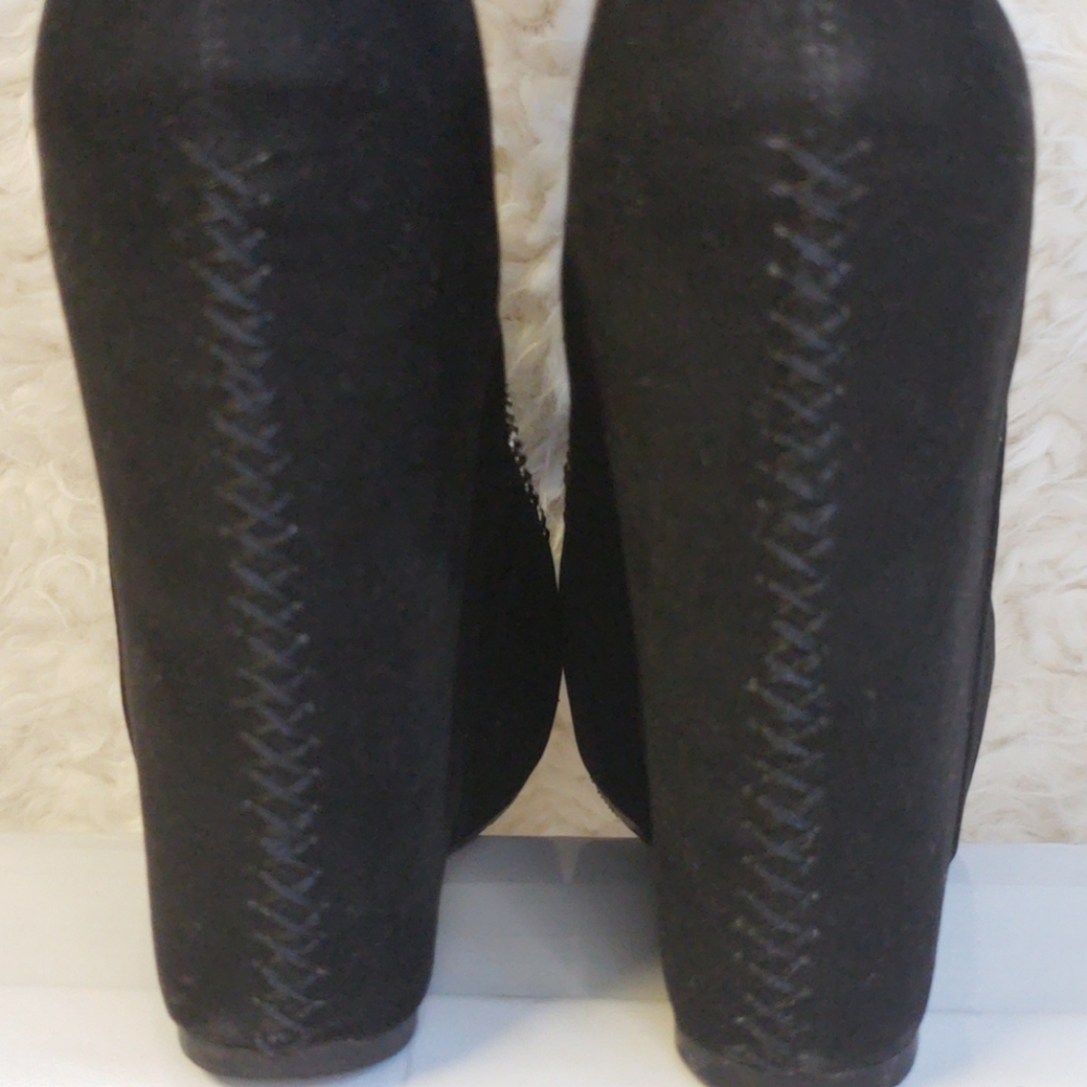 Women's Berkeley Style Wedge Ankle Boot - image 6